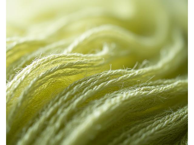 有機・再生繊維を使用した環境配慮型素材の企画から製造の様子